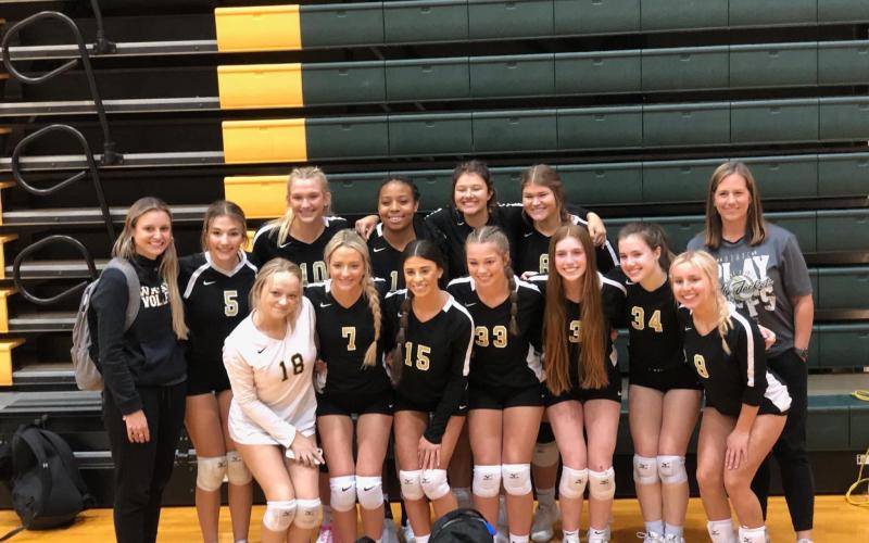 The Lady Jacket volleyball team advances to Sweet 16 play.