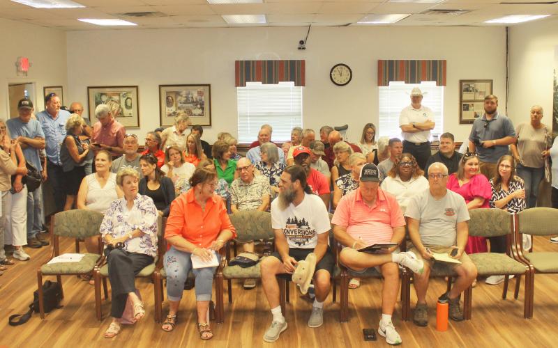 Interest in possible local data centers led to a packed Wayne County meeting room Monday morning.